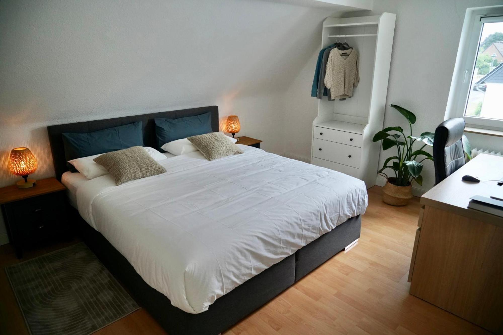 Apartment Modern 2.5 Bedroom Duplex Near Messe, Airport, Arena Düsseldorf