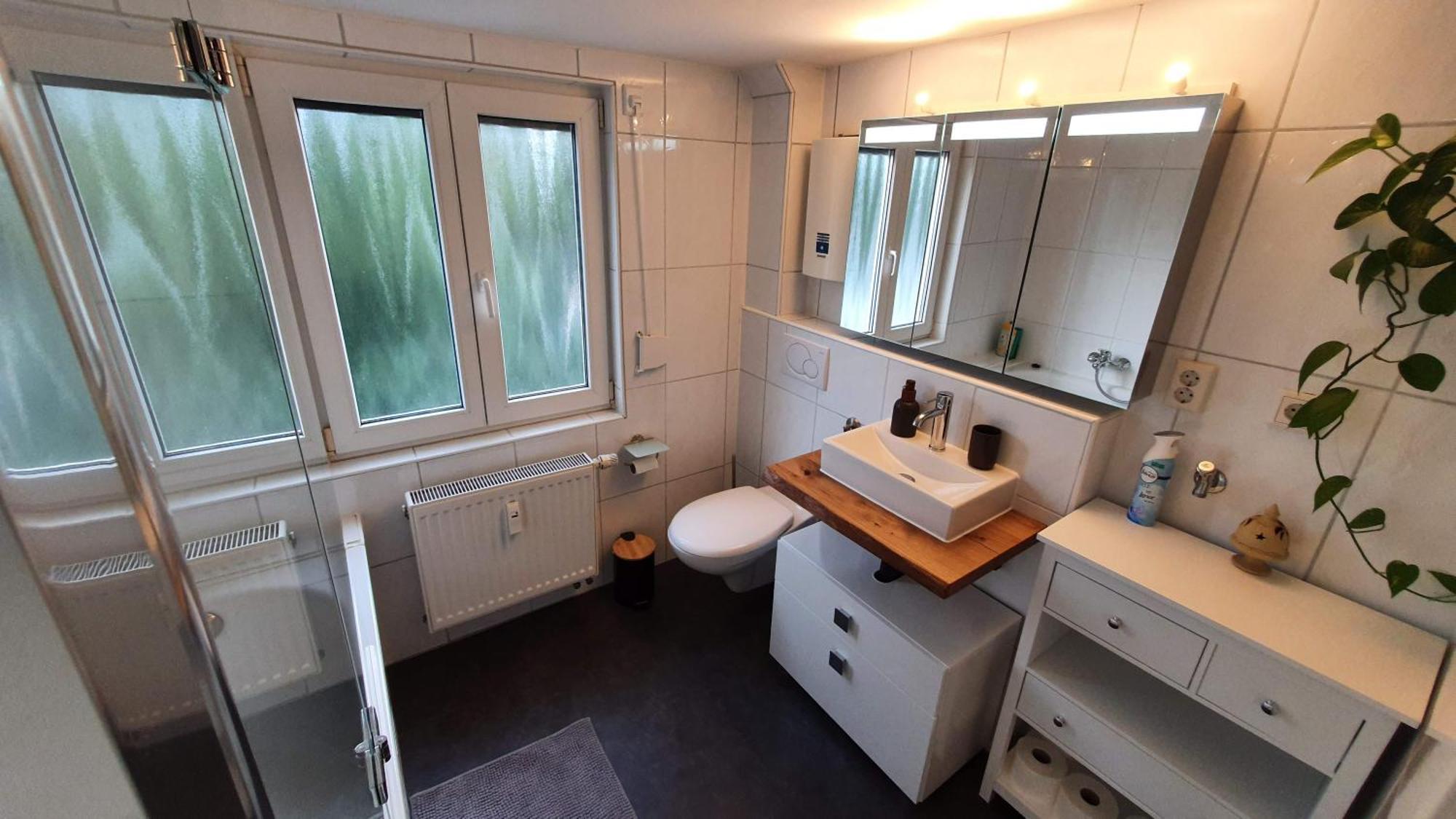 Modern 2.5 Bedroom Duplex Near Messe, Airport, Arena * Düsseldorf