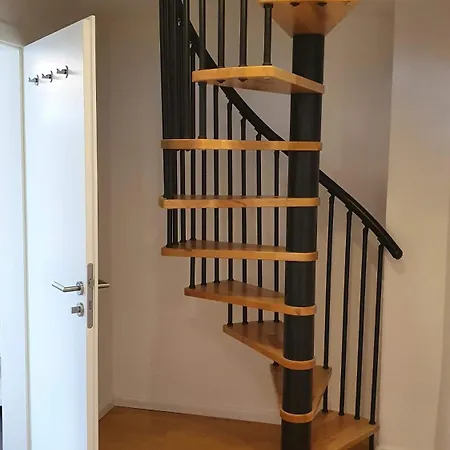 Modern 2.5 Bedroom Duplex Near Messe, Airport, Arena Appartement Düsseldorf