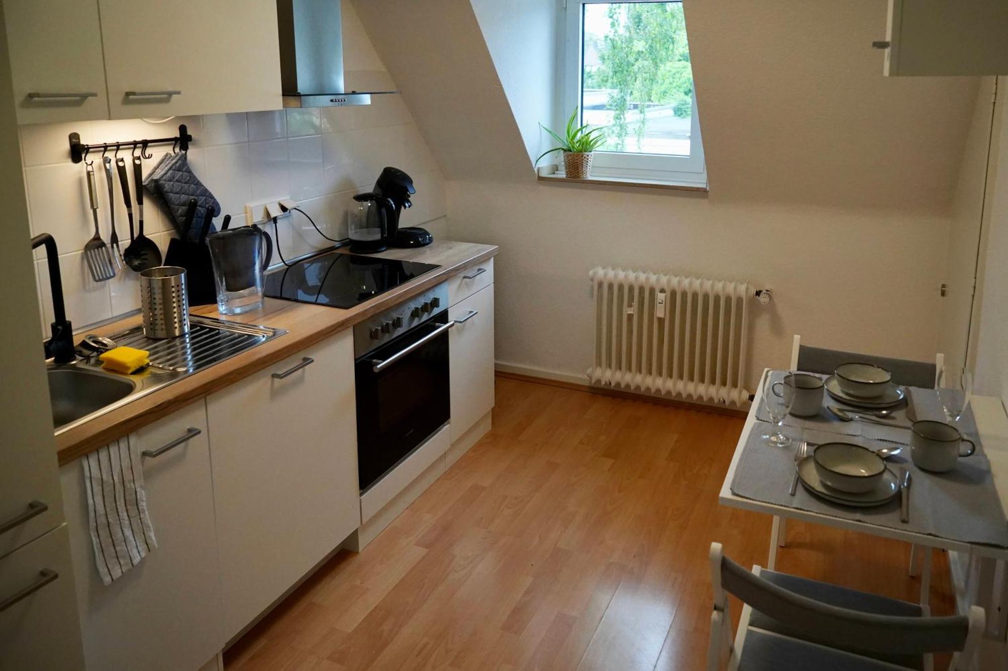 Modern 2.5 Bedroom Duplex Near Messe, Airport, Arena Apartment *