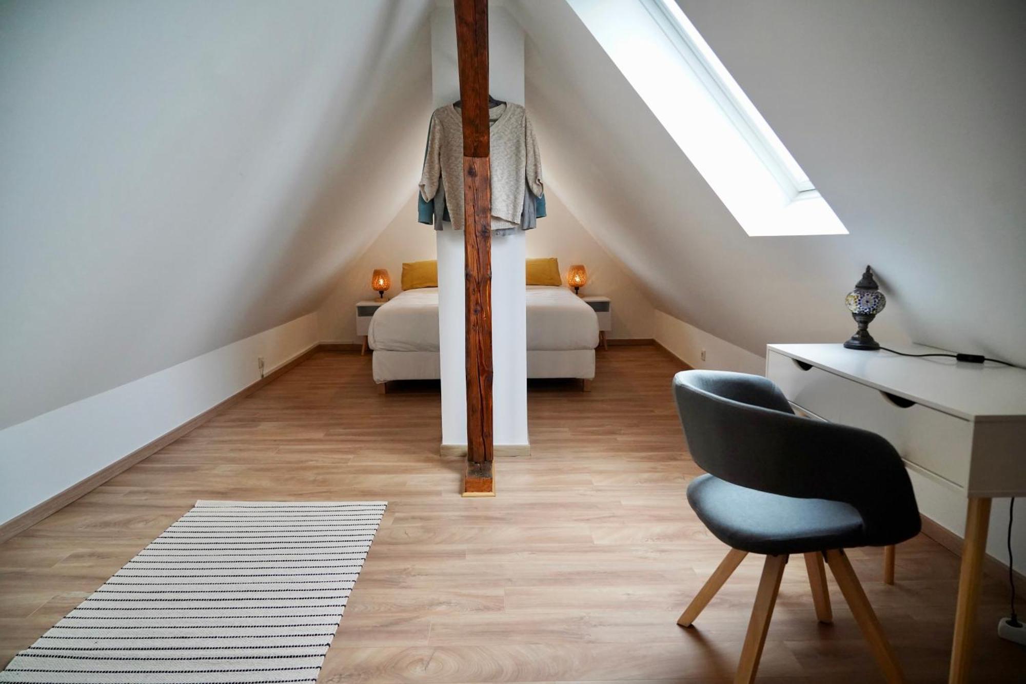 Modern 2.5 Bedroom Duplex Near Messe, Airport, Arena Dusseldorf