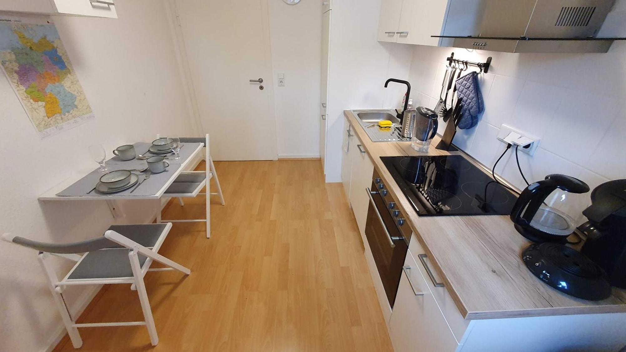Modern 2.5 Bedroom Duplex Near Messe, Airport, Arena Dusseldorf