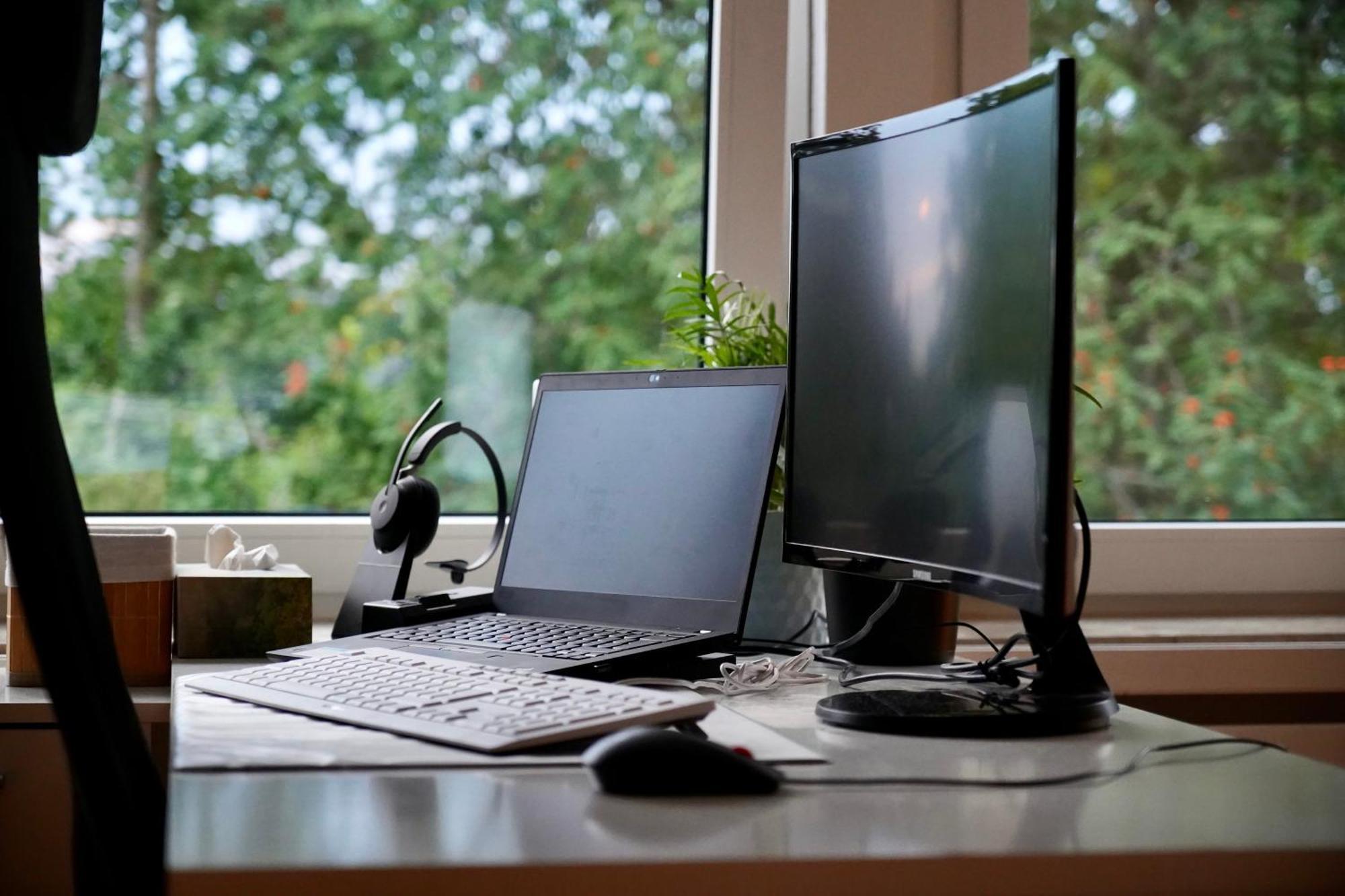 Modern 2.5 Bedroom Duplex Near Messe, Airport, Arena * Dusseldorf